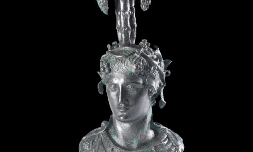 Bronzebüste des Weingottes Bacchus mit Aufsatz von Laufgewicht. 1. Jh.