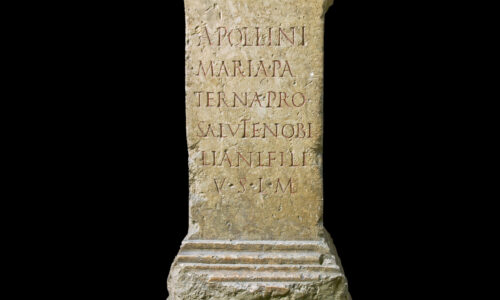Weihaltar von Maria Paterna für Apollo. Um 150 n. Chr.