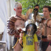 Römerfest Augusta Raurica - Posieren mit den Gladiatoren - Foto Susanne Schenker