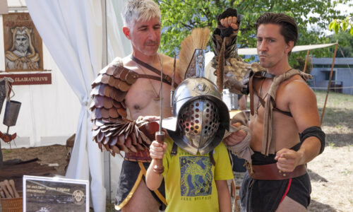 Fête romaine à Augusta Raurica - Une photo avec les gladiateurs - photo Susanne Schenker